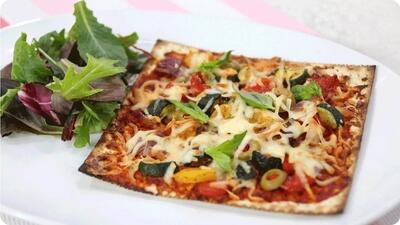 آشپزی | پیتزای نان لواش؛ یک شام سریع، آسان و خوشمزه + طرز تهیه