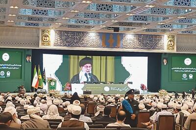 اتحاد بر مدار اندیشههای رهبر شهید | آیین اختتامیه چهلمین کنفرانس بینالمللی وحدت اسلامی در حرم مطهر رضوی برگزار شد