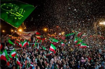  «خدایا، مرا با این مردم محشور کن»؛ امت احمد (ص) در میدان ولیعصر تهران، میثاقی تازه با آل محمد (ص) + فیلم