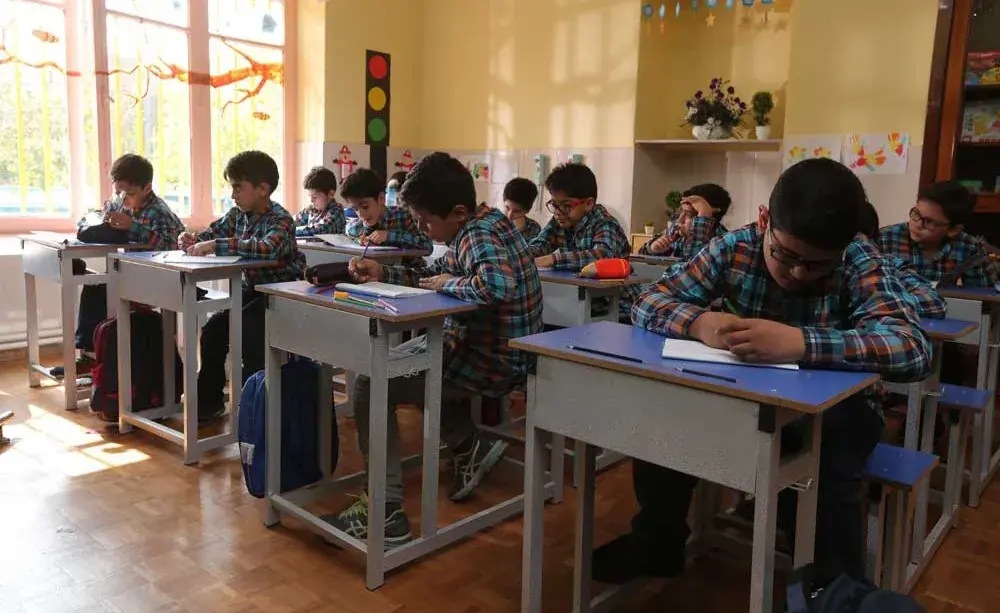 تحصیل بیش از ۱۳۰ هزار دانشآموز ایلامی در سال تحصیلی جدید/ اختصاص ۵۰ میلیارد ریال برای توسعه فناوری آموزشی