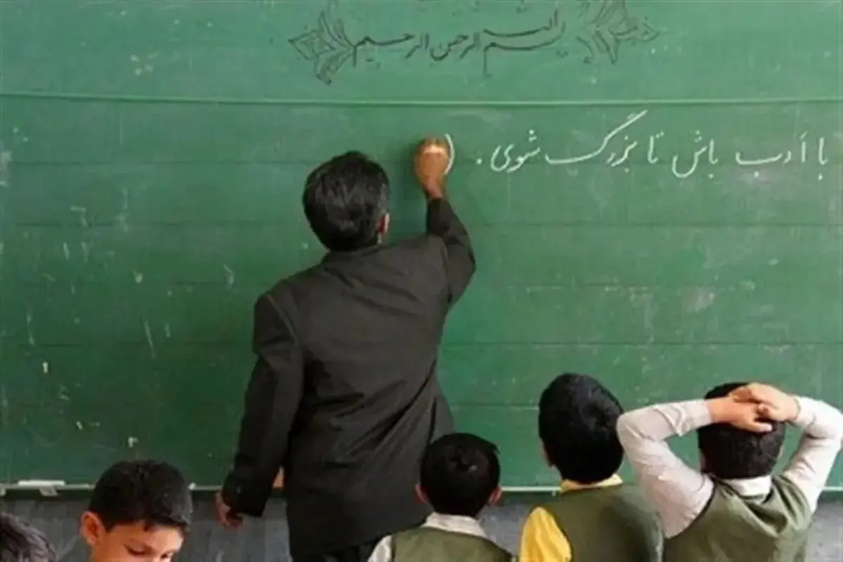 معلمان حقالتدریس آزاد از مهر امسال حقوق ۱۲ ماهه میگیرند