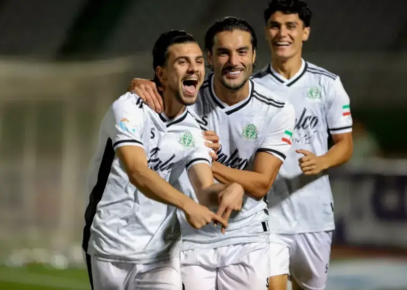 پدیده پیروز مثل خرگوش رفت و گل زد!