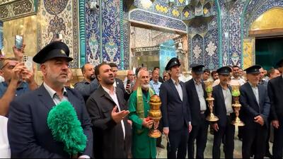 خطبه خوانی و گل آرایی ضریح مطهر حضرت معصومه (س)به مناسبت هفدهم ربیع الاول+فیلم