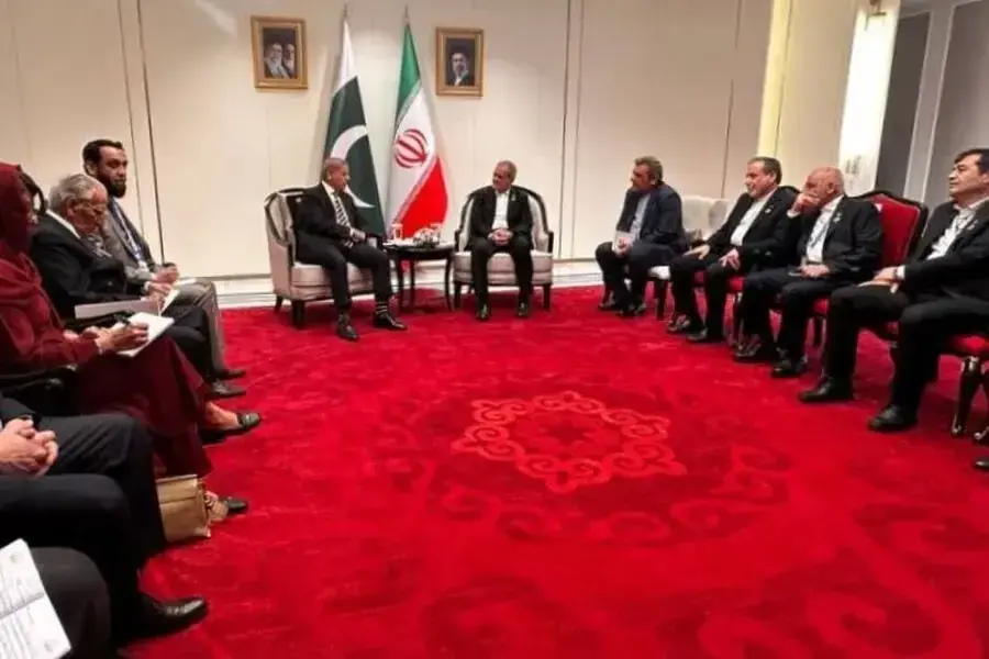 دیدار پزشکیان با نخستوزیر پاکستان در حاشیه اجلاس شانگهای