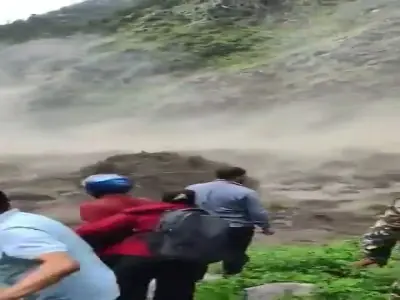۹۰ آمریکایی در سیل مرگبار نپال مفقود شدند | آخرین خبر