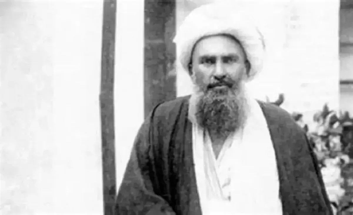 «کریم دواتگر» ضارب شیخ فضلالله نوری در زمان دستگیری (عکس)
