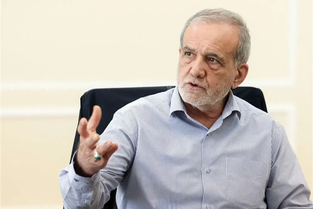 حمله شدید کیهان به پزشکیان: با انتقاد از صداوسیما آب به آسیاب دشمن ریختید!