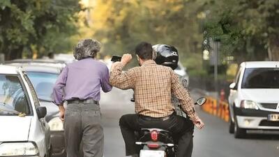 سارقان موبایل ۱۰ دقیقهای به دام افتادند!