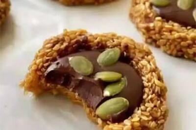  با موز و کنجد این کوکی خوشمزه را درست کنید