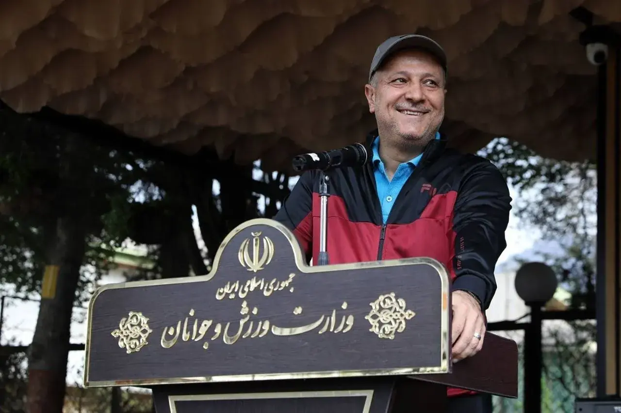 مناف هاشمی: وزارت ورزش و جوانان در زمینه بهینهسازی مصرف انرژی سیاست ویژهای دارد
