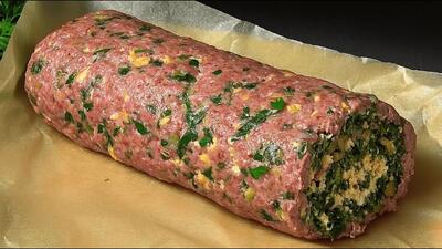 طرز تهیه رولت گوشت مجلسی مغزدار با قارچ و اسفناج