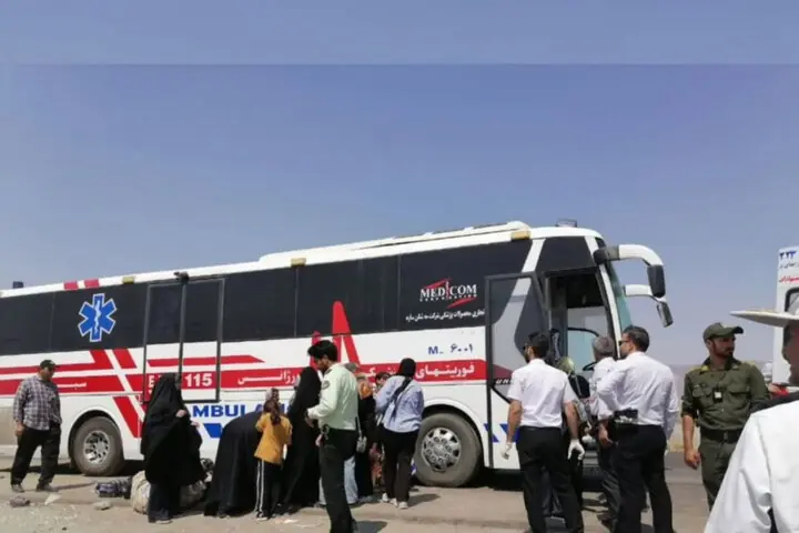 ۴۳ مصدوم در پی واژگونی اتوبوس در محور سبزوار - نیشابور