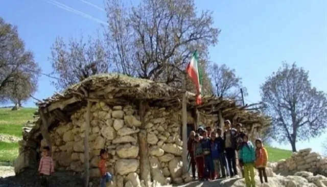  جمع‌آوری مدارس سنگی تا پایان سال/ بازسازی ۱۶ مدرسه آسیب‌دیده در جنگ تا مهر ۱۴۰۶