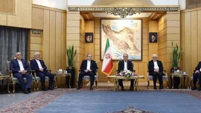  پزشکیان در فرودگاه: ما دنبال جنگ نیستیم اما پاسخ قاطعی به متجاوزان خواهیم داد