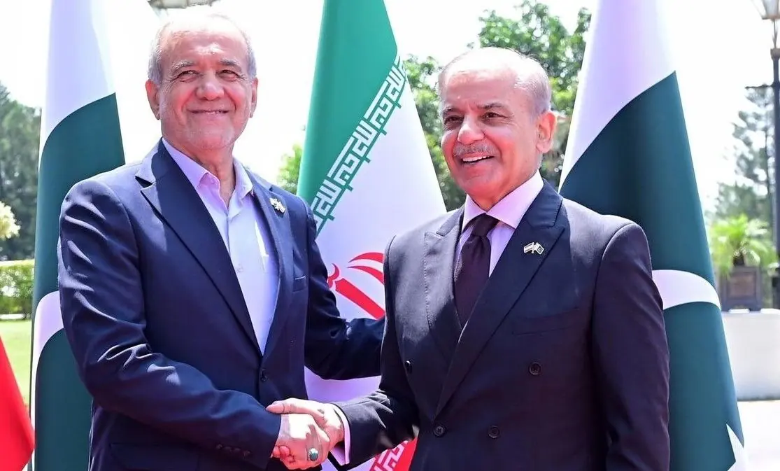 دعوت پزشکیان از شهباز شریف برای سفر به تهران/تاکید پاکستان بر خویشتنداری و تعامل دیپلماتیک - همدلی