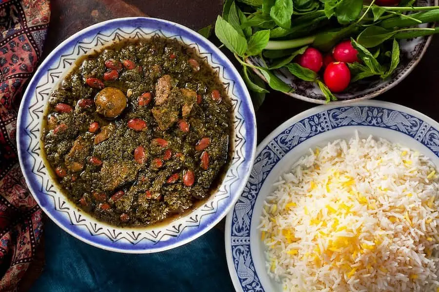 پاسخ به متداول ترین سوالات درباره تهیه قورمه سبزی