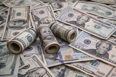 دلار زیر پای ترامپ + اینفوگرافیک
