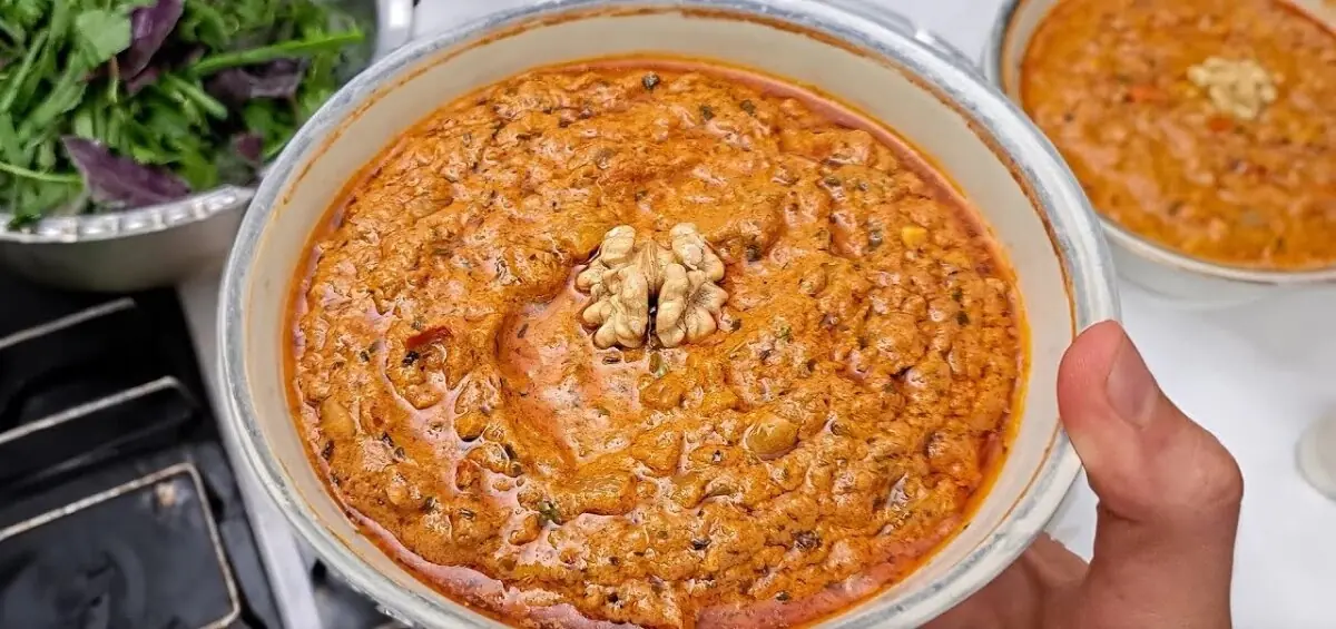 کال جوش؛ طرز تهیه غذای سنتی تهرانی با کشک، گردو و گوجه