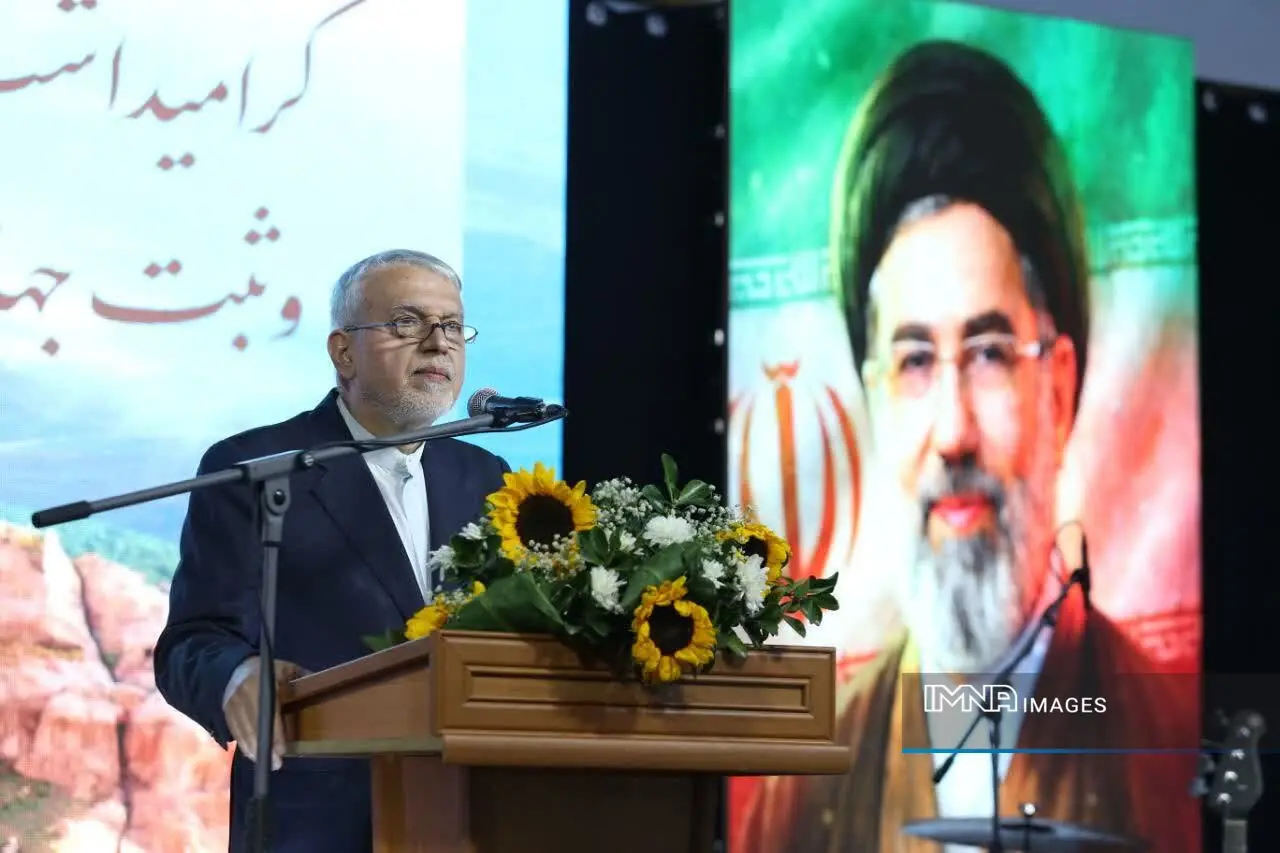سرزمینی که ریشه در تاریخ دارد، هرگز تسلیم ظلم و ستم نمیشود