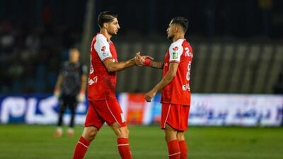 شماره ۱۰ پرسپولیس دور از دید
