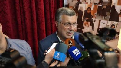 وزیر بهداشت: بیمهها گرانی دارو را پوشش دهند