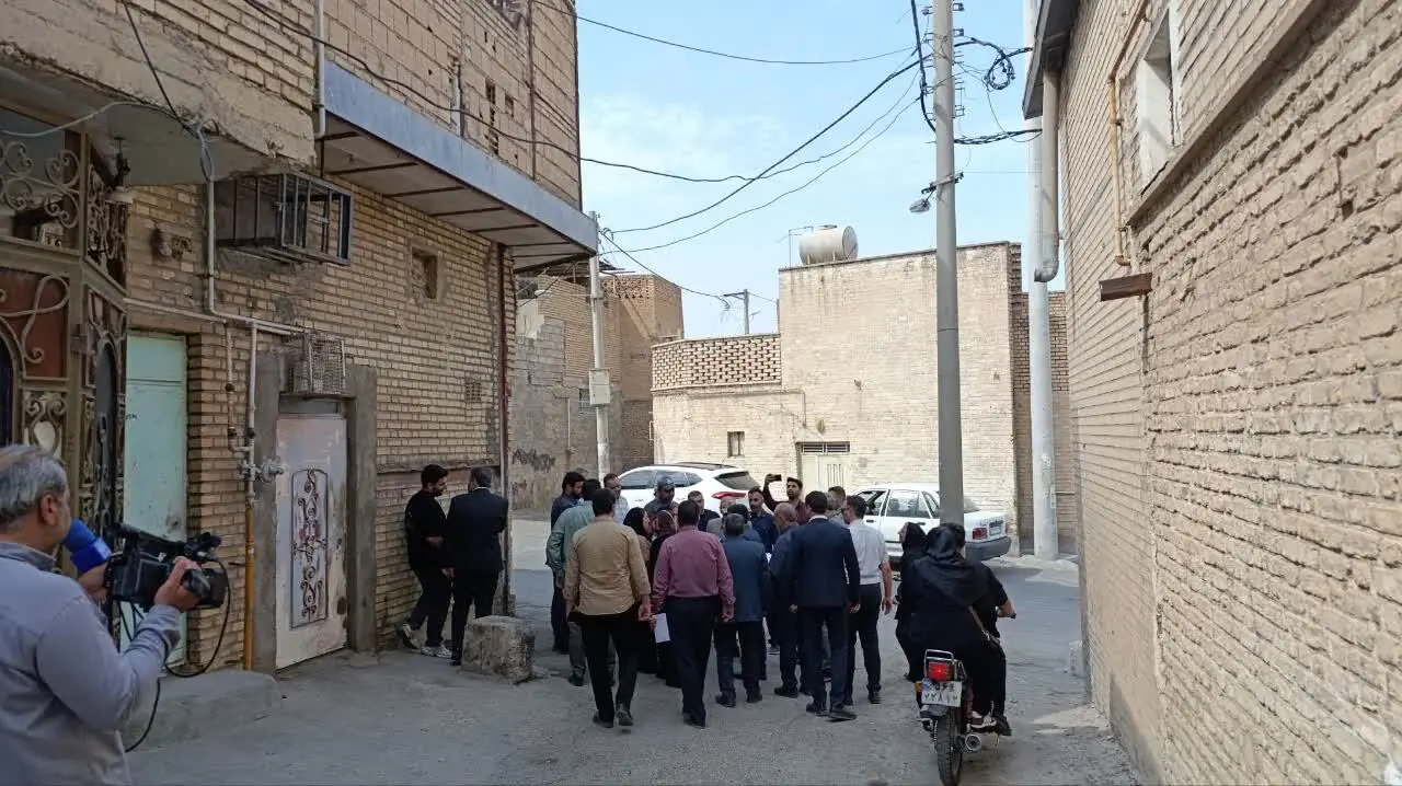 اعتراض به افزایش آورده؛ مطالبه متقاضیان نهضت ملی مسکن دزفول از معاون وزیر راه