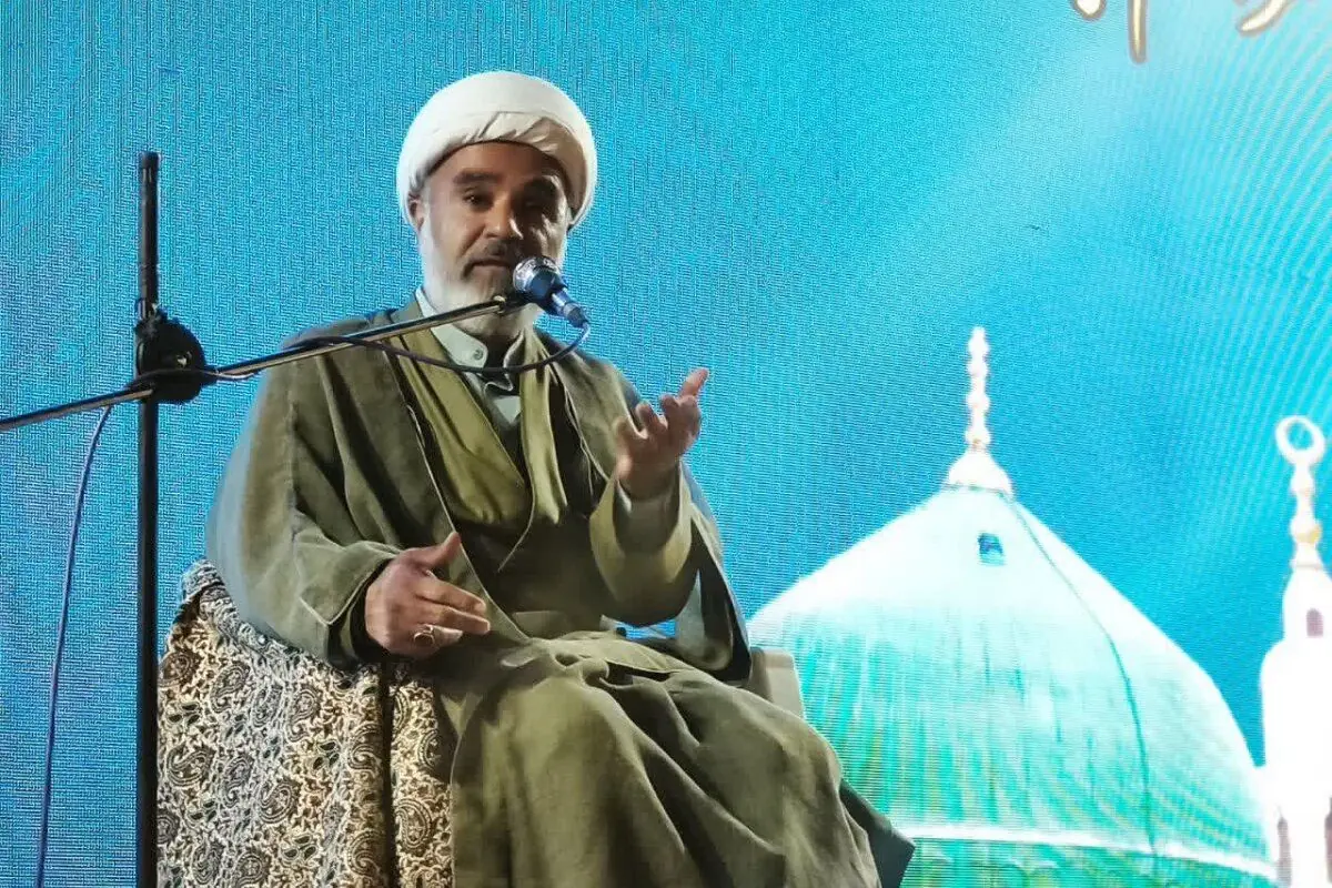 امام جمعه موقت بیرجند: ولایتمداری و قانونمداری رمز ماندگاری دولتمردان است
