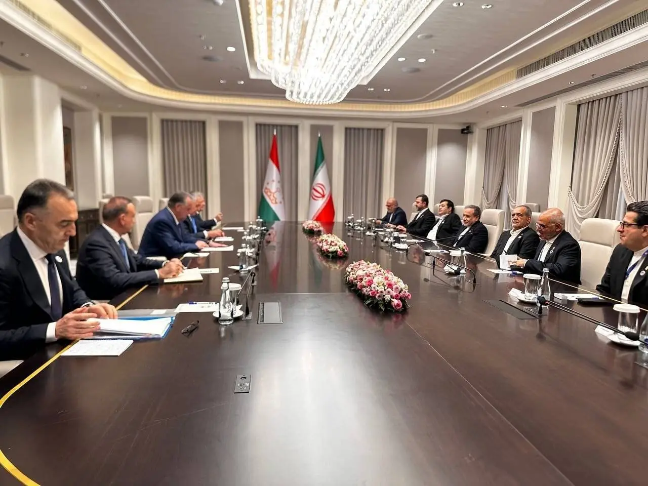 تاکید روسای جمهوری ایران و تاجیکستان بر توسعه و تعمیق مناسبات