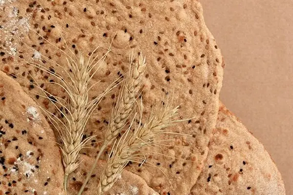  اجرای نهضت ارتقای سلامت نان کامل در نطنز