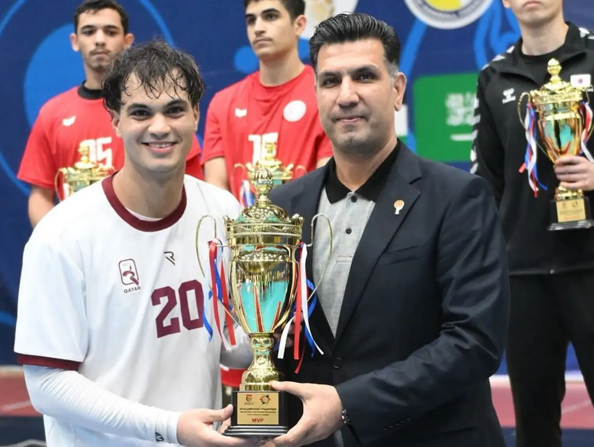 ملیپوش نوجوان هندبال ایران بهترین گوش راست آسیا شد