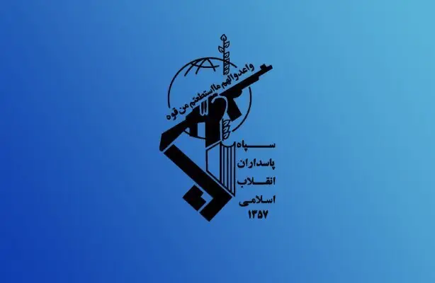 سپاه: یک فروند سوپر نفتکش متخلف در اثر اصابت با ۲ مین دریایی دچار آتش سوزیهای مهیب شد