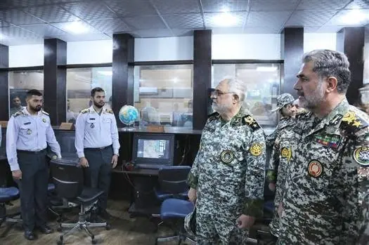 بازدید امیر الهامی از نمایشگاه دستاوردهای دانشگاه پدافند هوایی خاتمالانبیاء