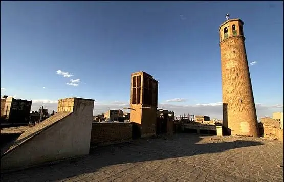 ساماندهی میدان کهنه قم بهصورت مرحلهای اجرا میشود