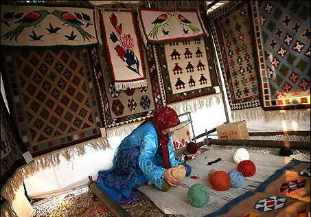 وابستگی به واردات صنایع دستی، کشور را در برابر تحریمها آسیبپذیرتر میکند
