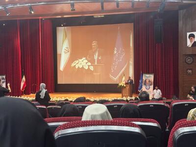  وزیر بهداشت: خط مقدم بهداشت، چهره به چهره مواجه شدن با مردم است
