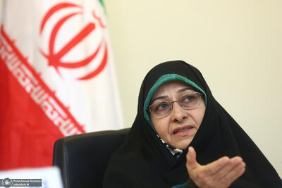 انسیه خزعلی: شهید رئیسی میگفت به دور بعدی انتخابات فکر نمیکند/ او تاکید داشت معاونت زنان «قرارگاه فرماندهی» است/ رئیسجمهور شهید مانعی برای ورود زنان به ورزشگاه نمیدید