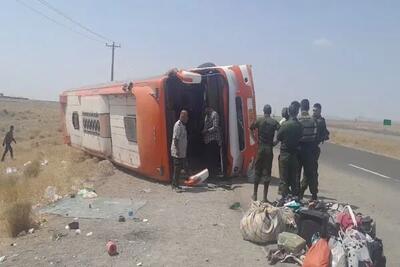 ⚠️ واژگونی اتوبوس مسافربری در مسیر مشهد؛ ۴۵ نفر در صحنه حادثه گرفتار شدند!