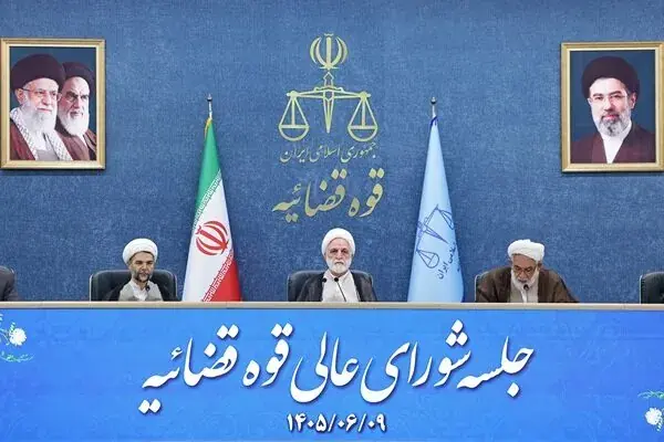 ایران در برابر دشمن کوتاه نمیآید/ تأکید بر وحدت و پرهیز از چندصدایی