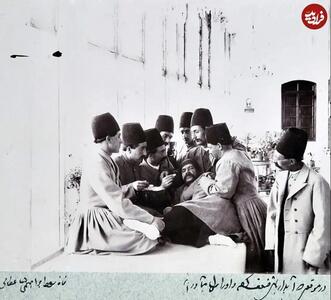 عکس/ تلاش خدمتکاران برای به هوش آوردن آبدارچی مظفرالدینشاه