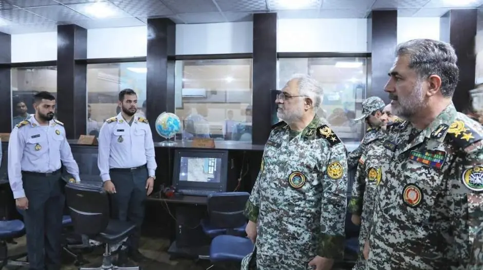 بازدید فرمانده قرارگاه مشترک پدافند هوایی کشور از نمایشگاه دستاوردهای دانشگاه پدافند هوایی خاتمالانبیاء - مردم سالاری آنلاین