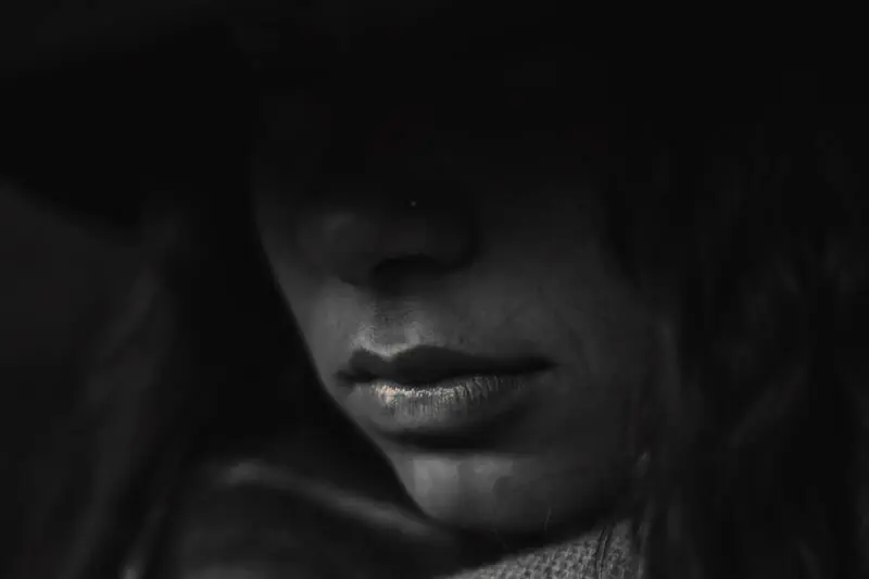  اسیدپاشی دختر جوان روی مرد صاحبخانه