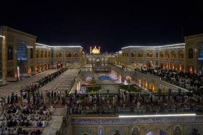  برپایی سفره اکرام ولادت حضرت رسول(ص) در حرم امیرالمومنین(ع)