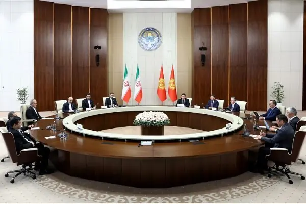 پزشکیان: باید از مداخله قدرتهای بیگانه در امور منطقه جلوگیری کنیم