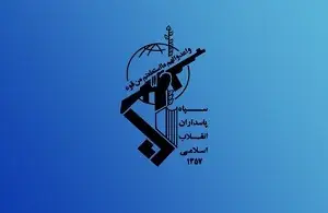سپاه: یک فروند سوپر نفتکش متخلف در اثر اصابت با ۲ مین دریایی دچار آتش سوزیهای مهیب شد