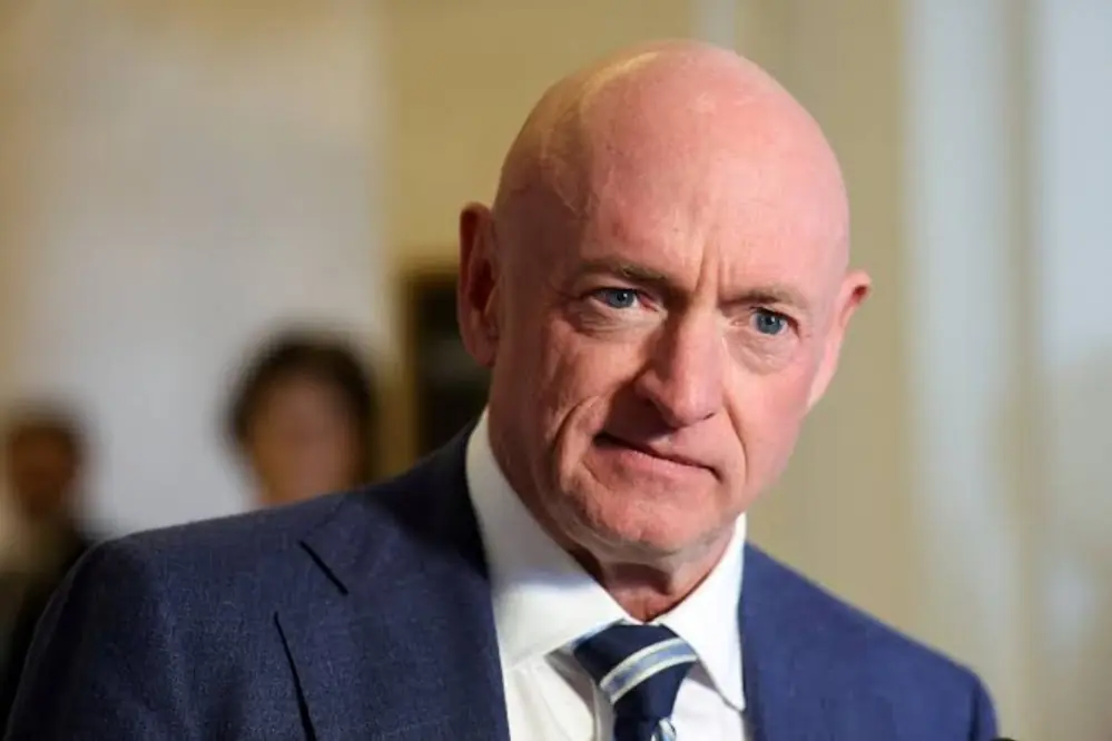 سناتور آمریکایی: ترامپ اصلا نمیداند چه کار میکند