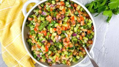 فواید سالاد شیرازی؛ یک همراه خوش طعم برای رژیم غذایی سالم