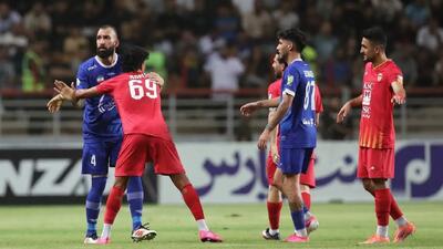  بیانیه تند فولاد علیه استقلال؛ از آتش زدن پرچم تا انتشار قرارداد رضاییان