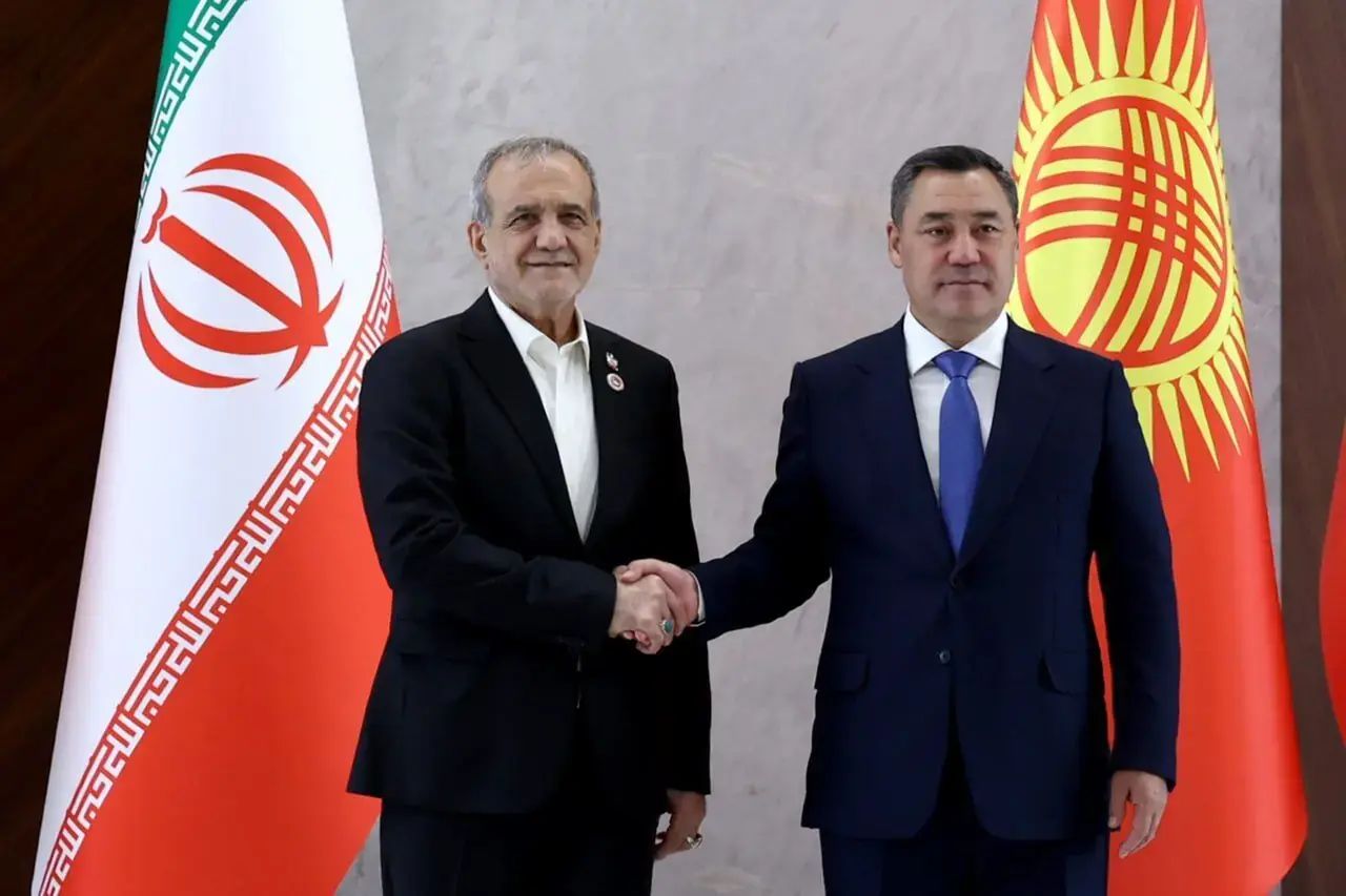 پزشکیان: ایران مسیر ترانزیتی اوراسیا به آبهای آزاد میشود/صدیر جباروف: آماده توسعه و تعمیق همکاریهای مشترک با جمهوری اسلامی ایران هستیم