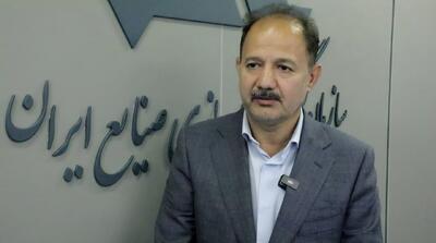 محمدی: خودروسازان برای عرضه خودروهایشان مصرفکننده را به گروگان میگیرند