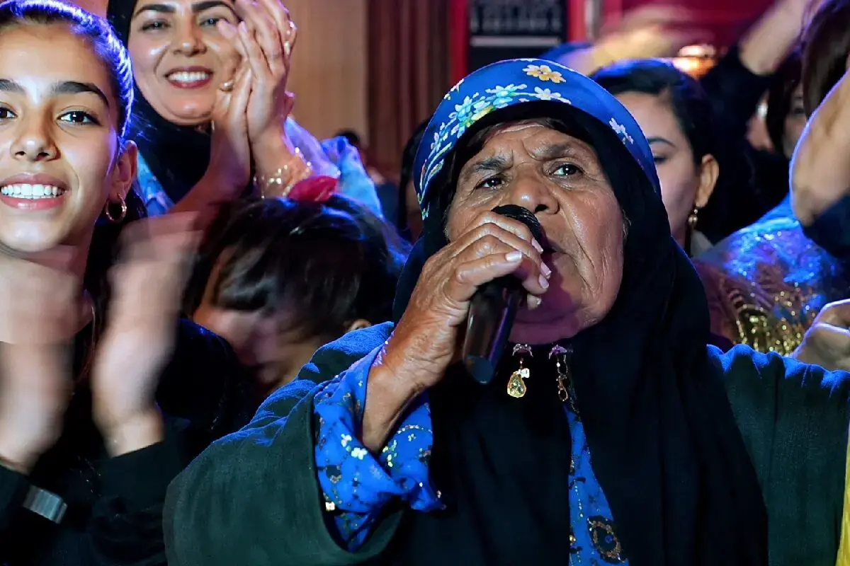آواز محلی؛ مادربزرگ تو عروسی نوه اش دی جی شده